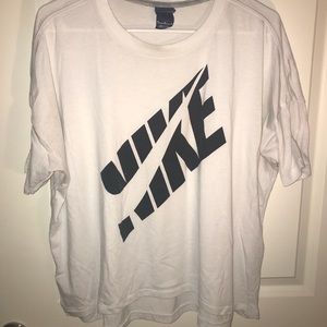 Nike slouchy tee